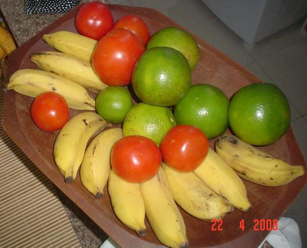 [bananas1.JPG]