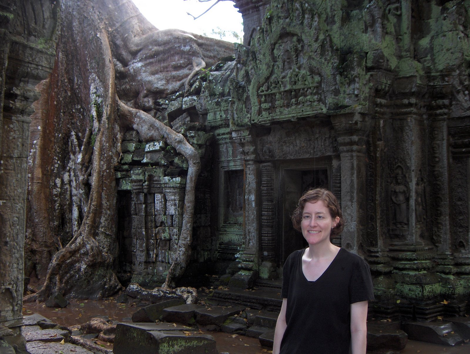 [Lisa+at+Ta+Prohm+in+Angkor.JPG]