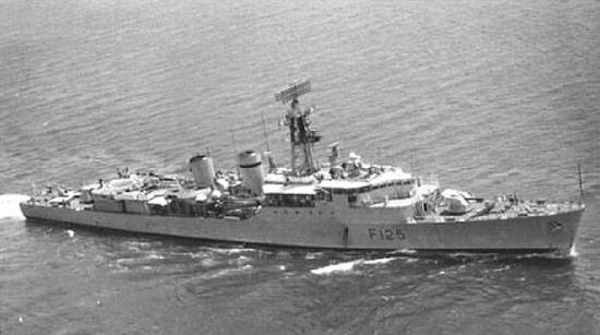 [HMS+Mohawk+F125+patrulha+beira+1966.jpg]