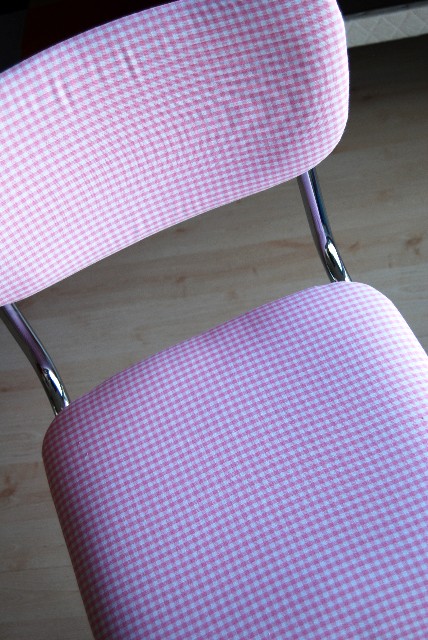 [roze+stoel.jpg]