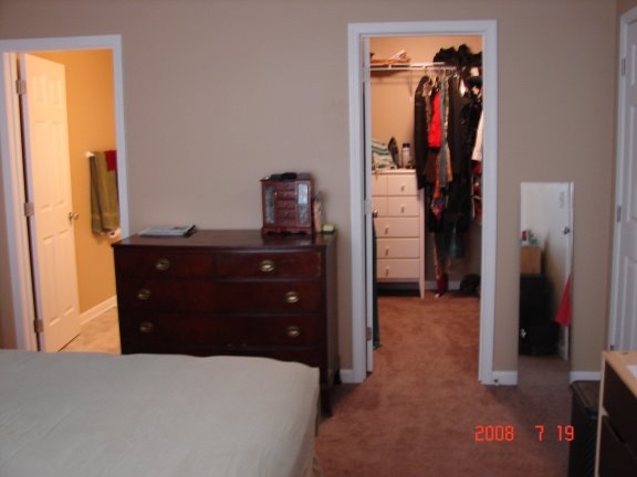 [master+bedroom+into+closet+and+bath.jpg]