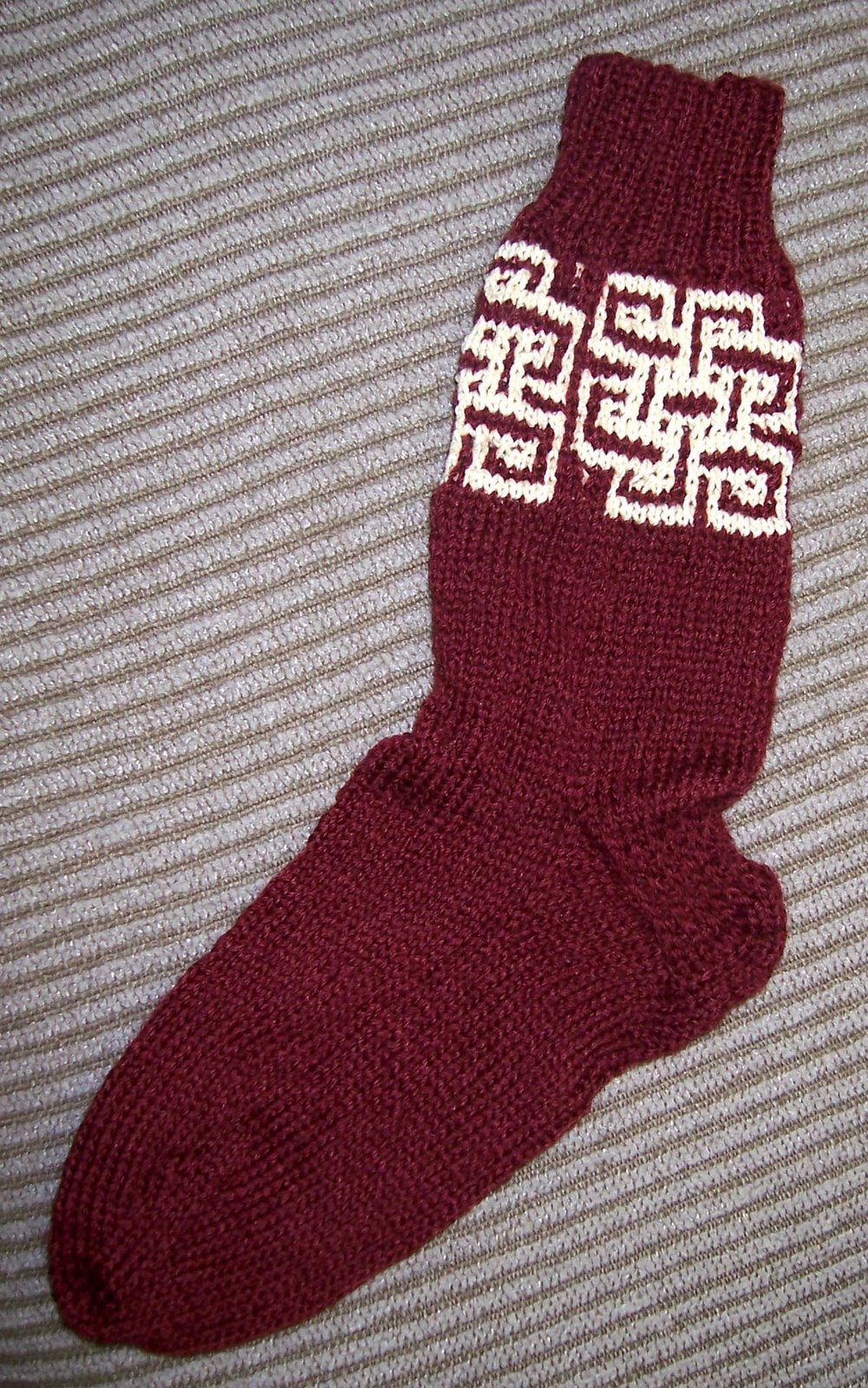 [Sarah+Roy's+mosaic+socks.jpg]