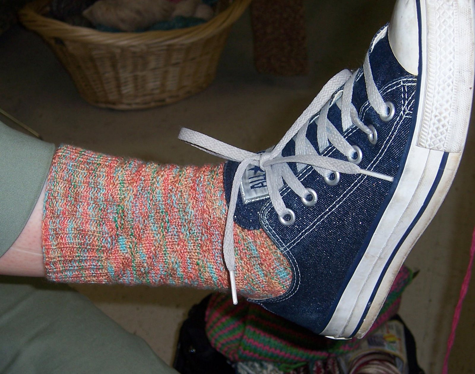 [Sarah's+socks+in+the+shoe.jpg]