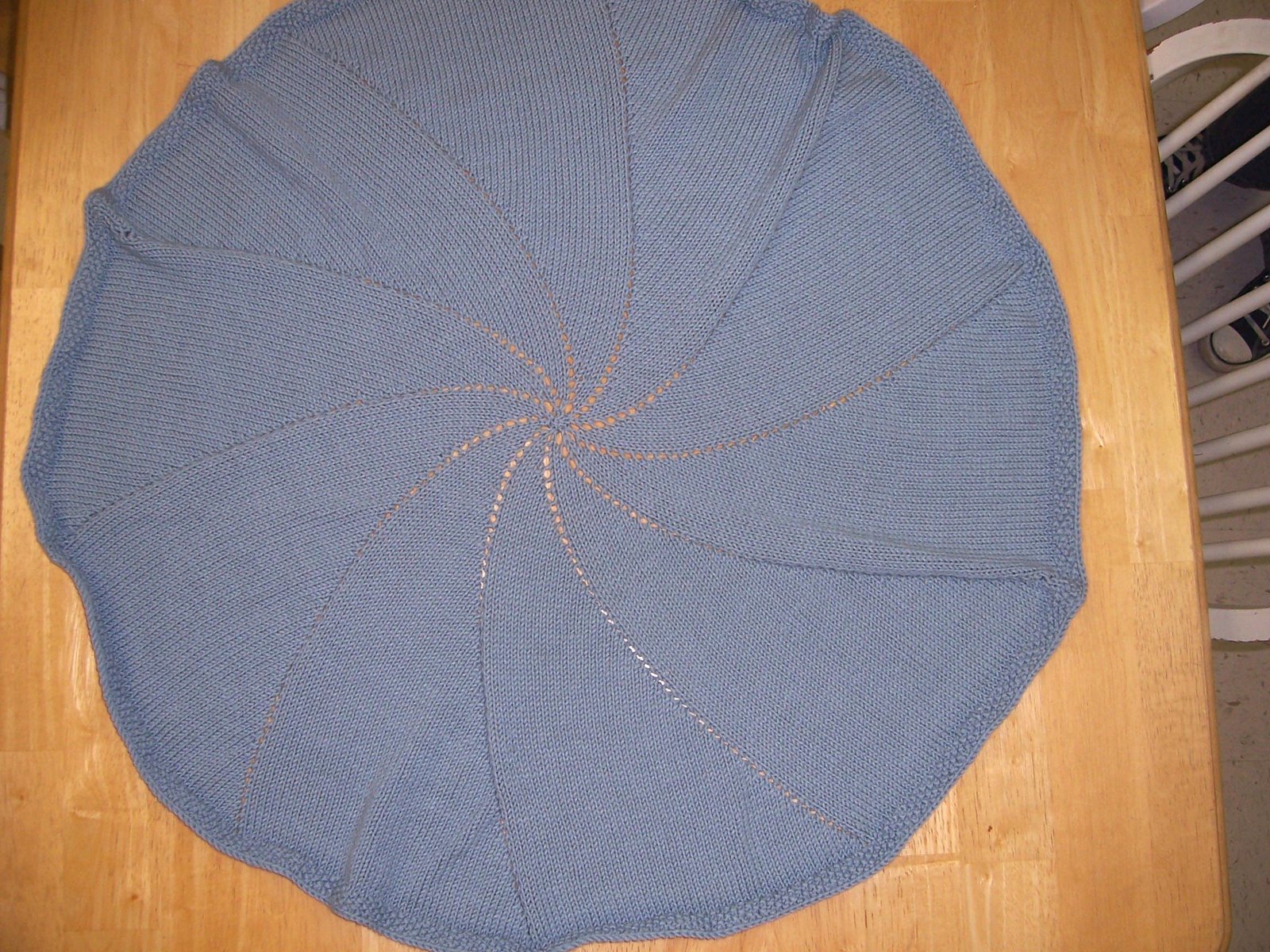[Sarah's+Pinwheel+blanket.jpg]