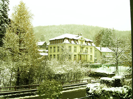 [snowy+school+house.JPG]