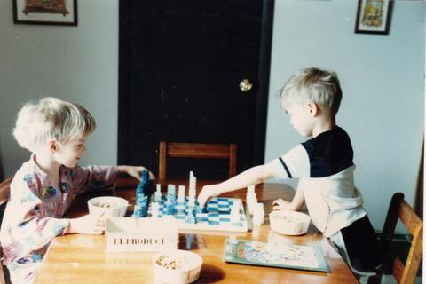 [playing+chess+with+brother.jpg]