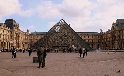 [Louvre.JPG]