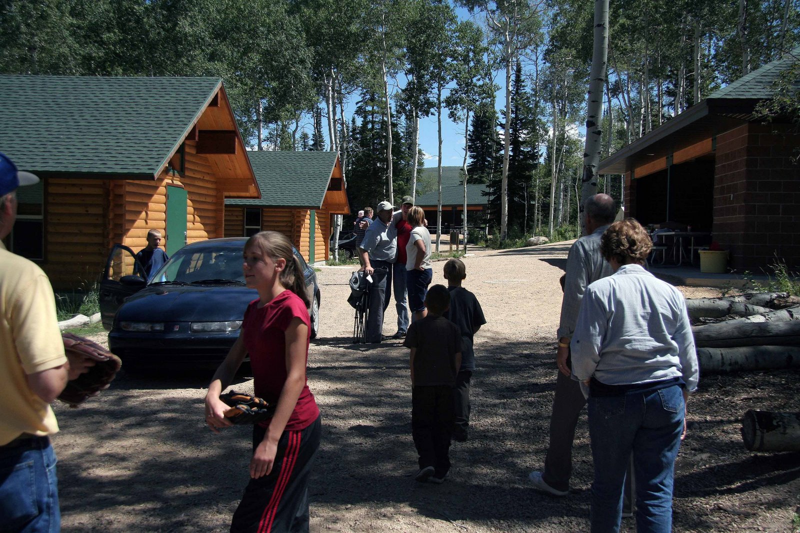 [family+out+between+cabins+and+pavilion.jpg]