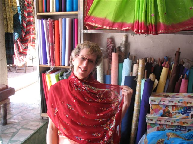 [sari+shopping+(2).JPG]