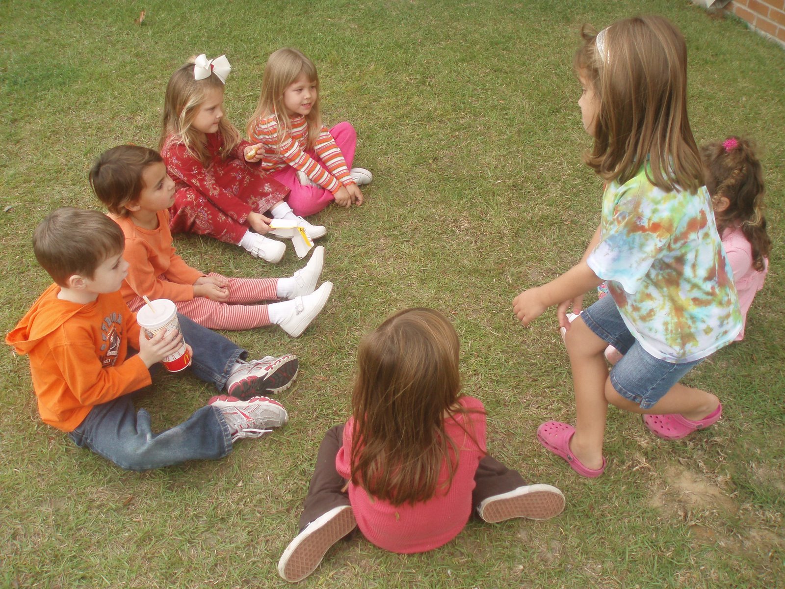 [family+picnic+day+at+school+-+surrounded+by+girls+again+b+110907.JPG]