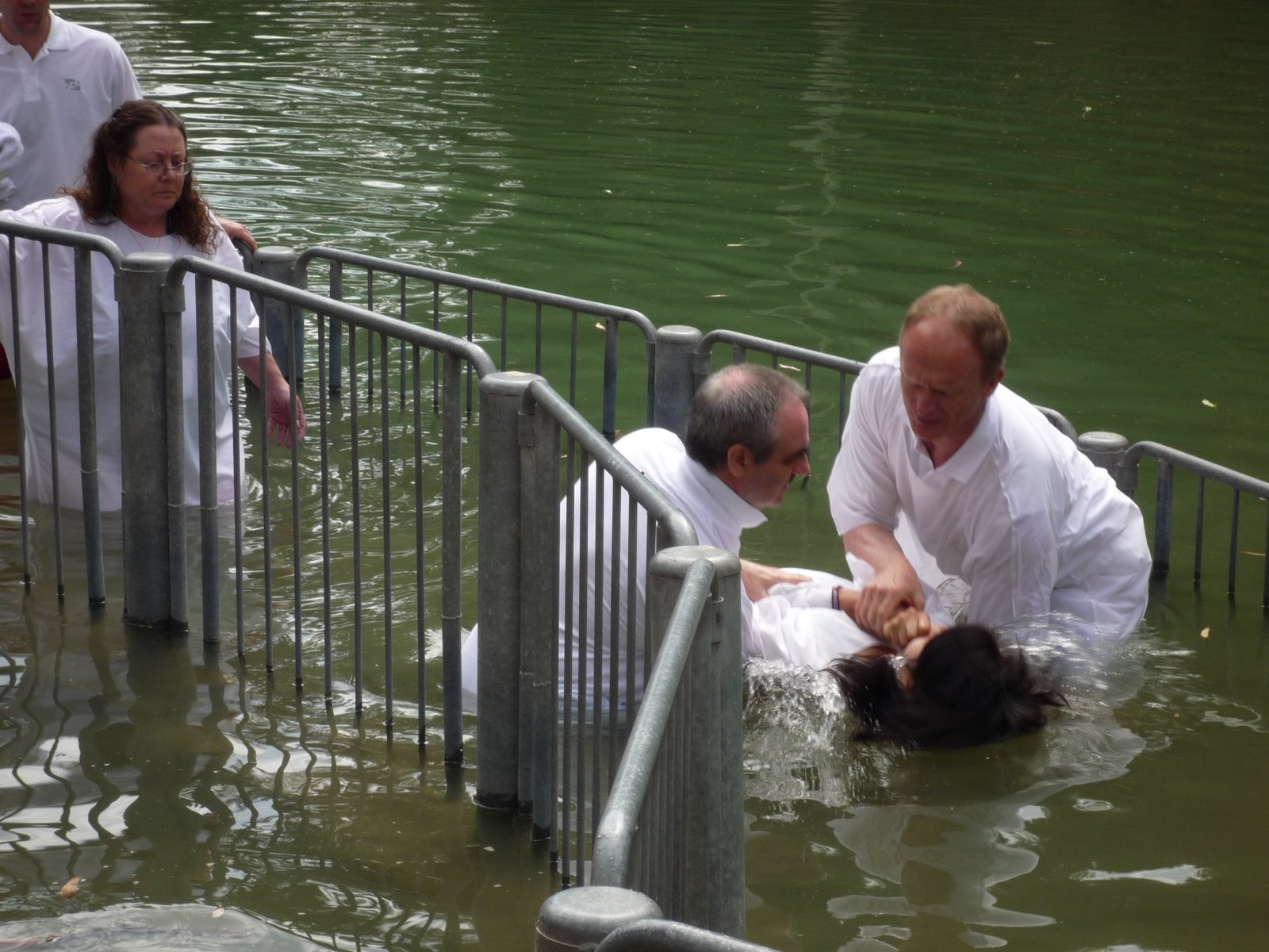 [Linh+baptised!.jpg]