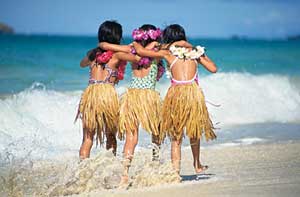 [3-girls-on-beach.jpg]