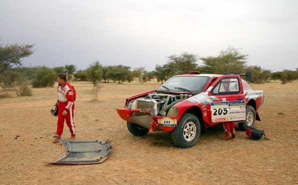 [2004+Dakar+retirada.jpg]