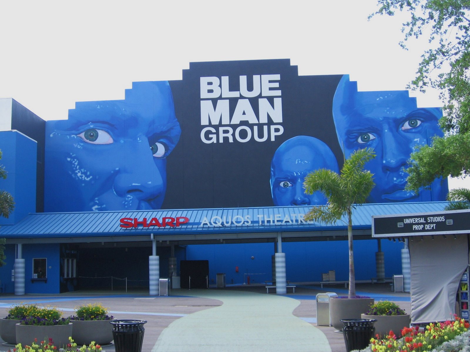[Blue+Man+Group+Show,+Universal+Studios+-+Orlando,+Floride+(1).JPG]
