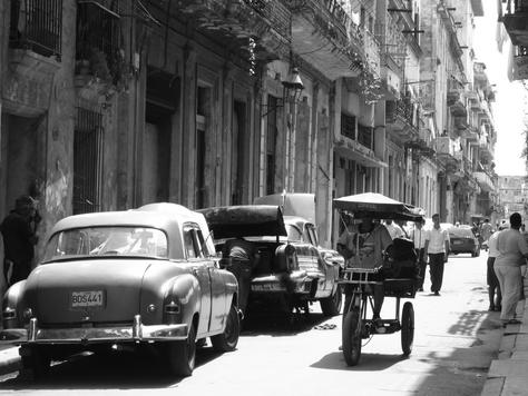 [p297318-La_Habana-Street_of_La_Habana_Vieja.jpg]