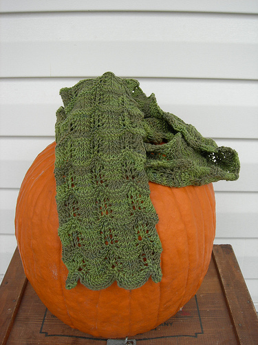 [pumpkin+and+scarf.jpg]
