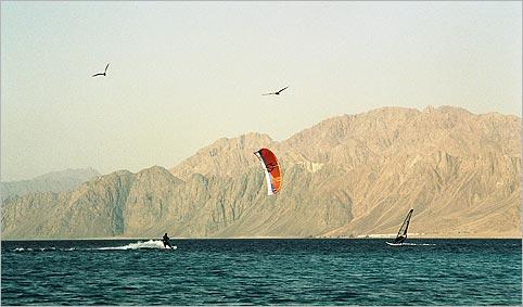 [Kitesurfing.jpg]