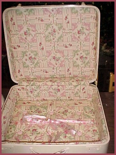 [suitcase5.JPG]