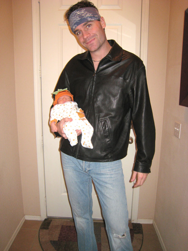 [Dad+and+Miles+halloween+2007+#2.jpg]