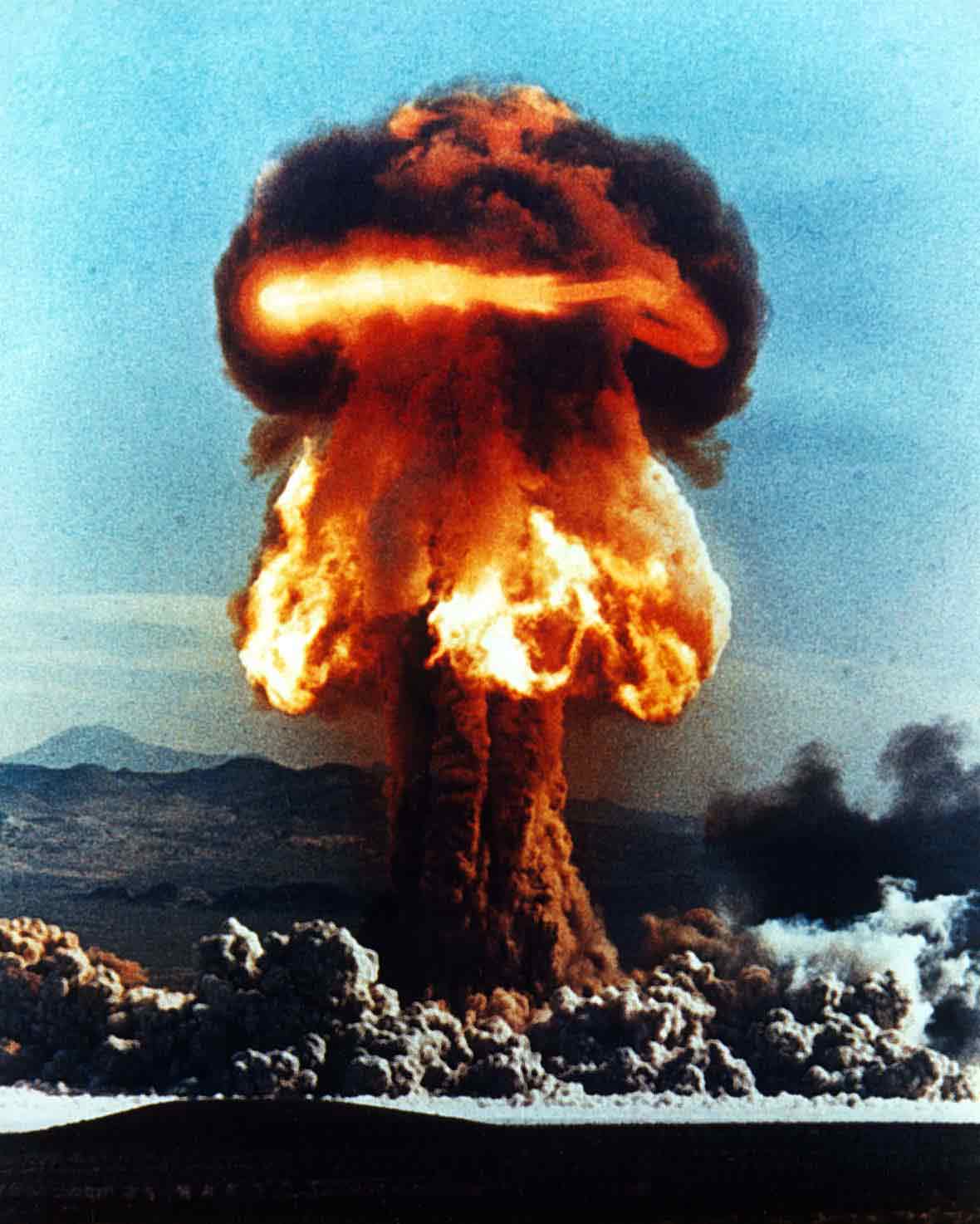 [nuclear-explosion.jpg]