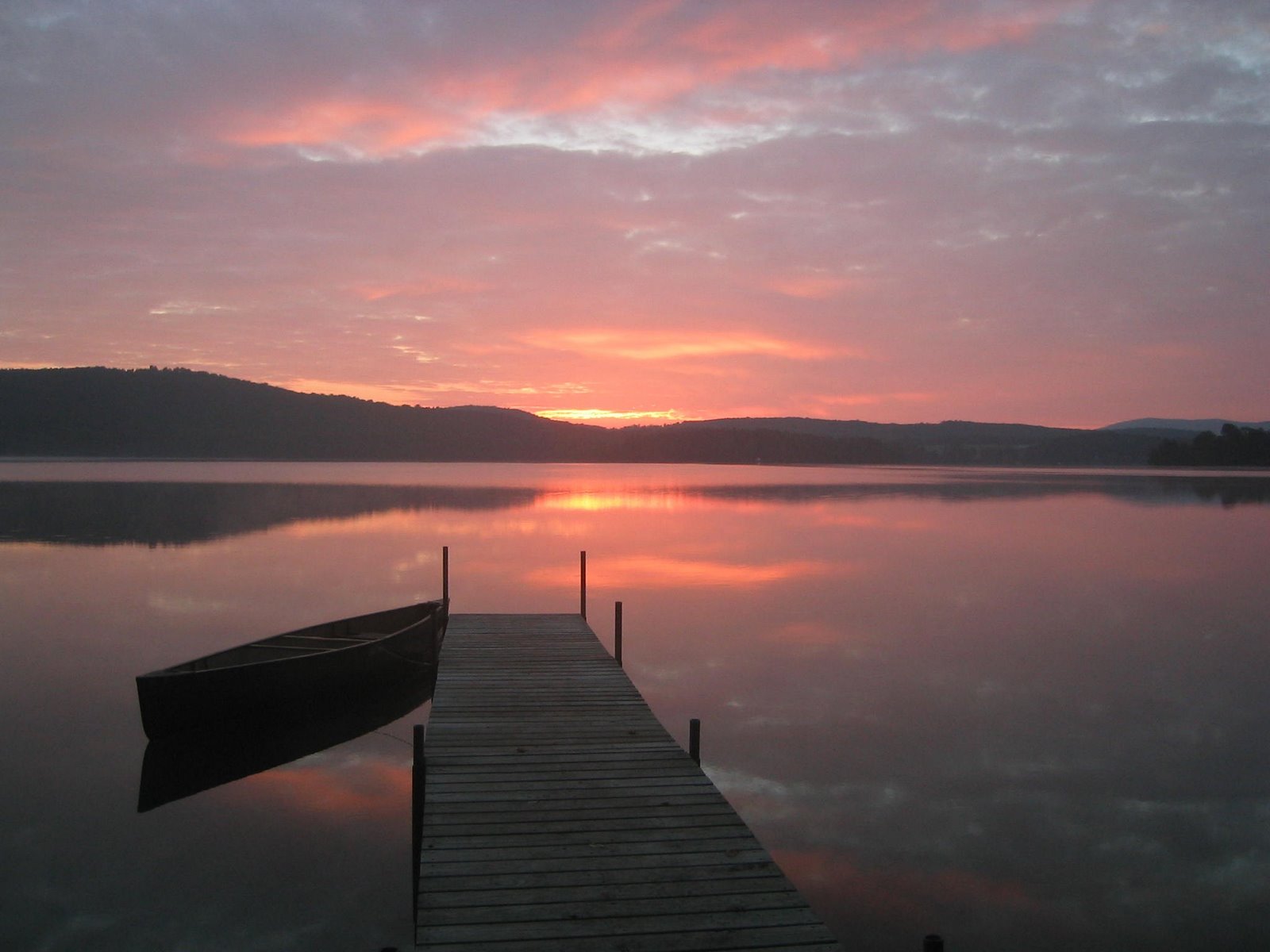 [Lake+Sunrise.jpg]