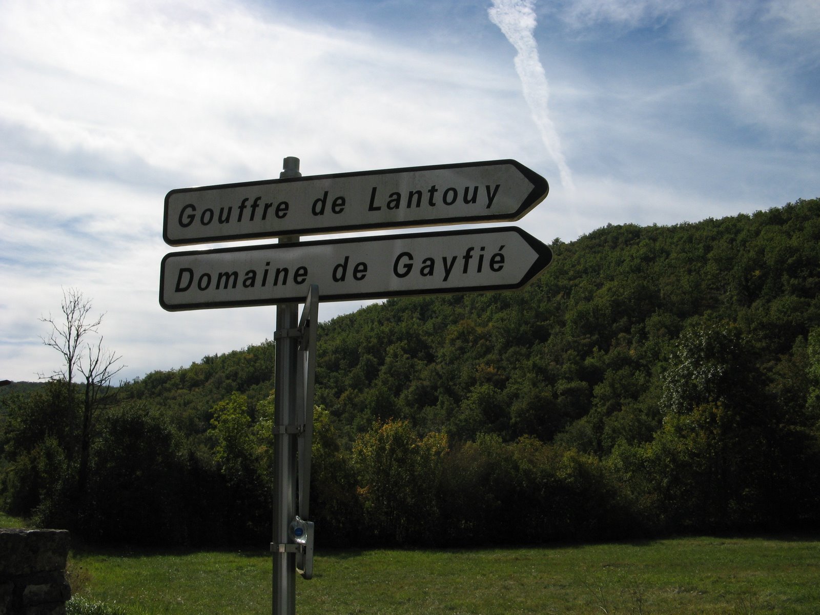 [second+sign+for+Gouffre+de+Lantouy.jpg]