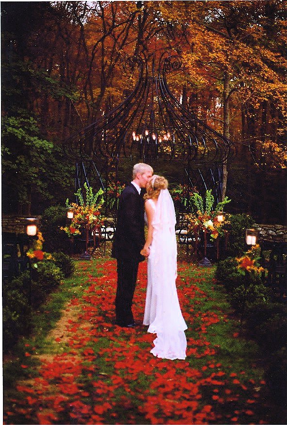 [bride+and+groom+in+garden+lord+thompson+manor.jpg]