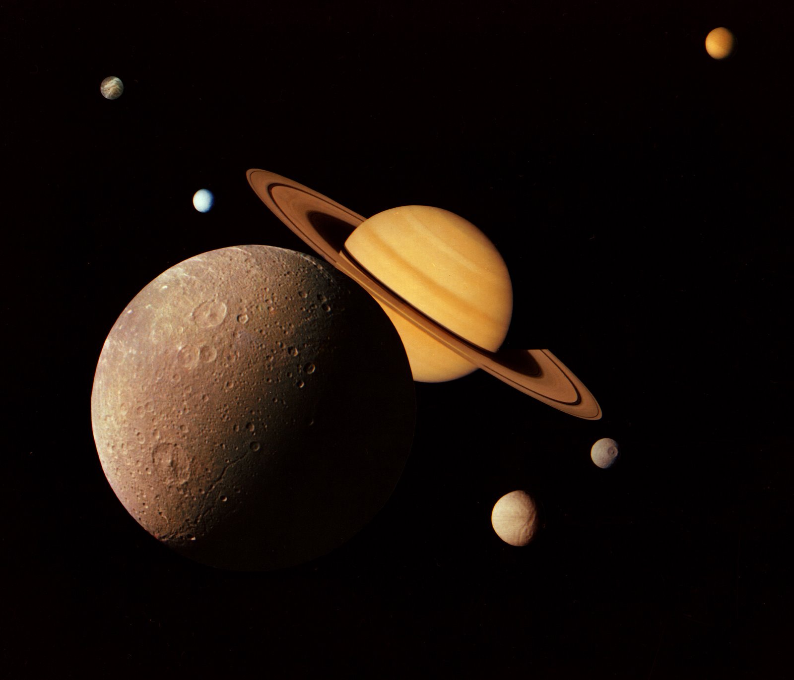 [saturn%20from%20moon%20large.jpg]