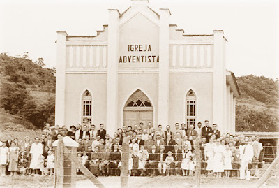Adolfo Hort ajudou a construir o templo adventista de Corupá, SC