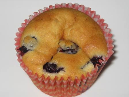 [bluberries+cupcake.JPG]