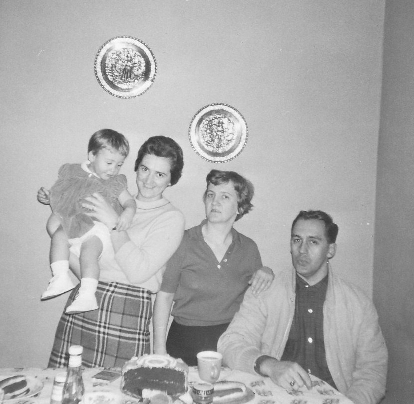 [Janice,+Aunt+Norm,+Mom+and+Uncle+ron.jpg]