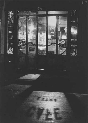 [Andre+Kertesz,+Cafe,+1927.bmp]