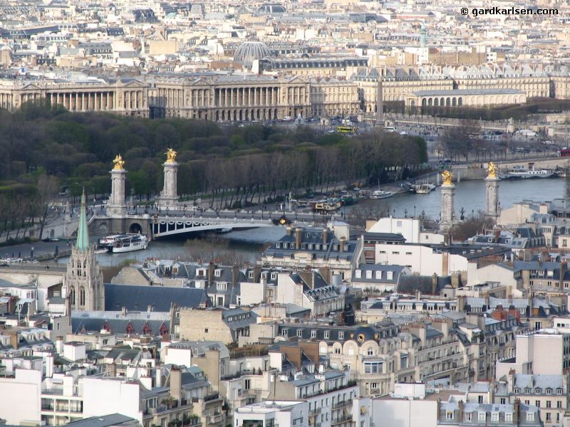 [view_to_pont_alexandre_III_from_Eiffel_tower.jpg]