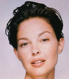 Celebrity hairstyles Ashley Judd 1