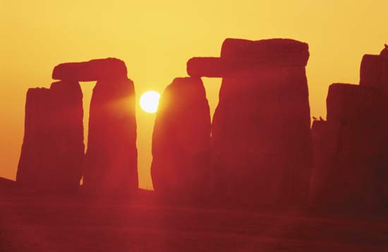 [stonehenge+solstice.jpg]