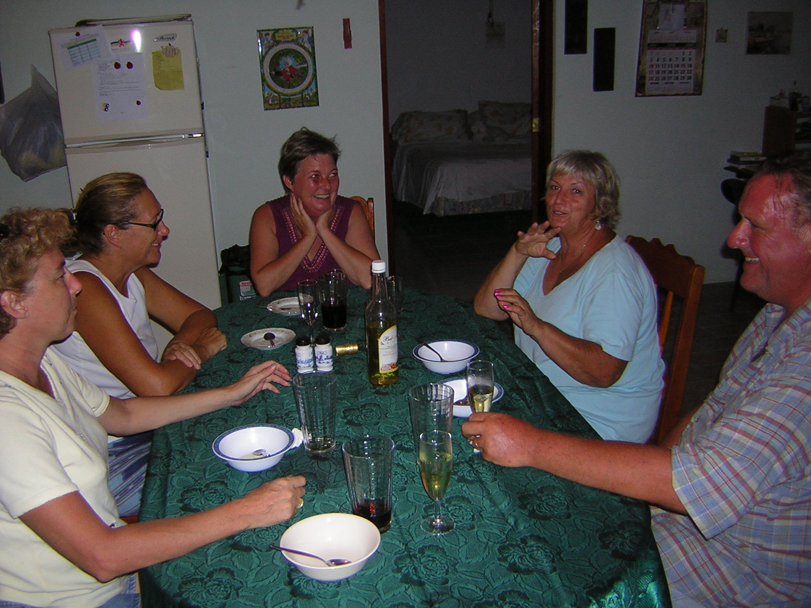 [dinner+with+Dianna,+Jenni,+Nigel,+Annie,+and+Elsie+6-18-2007+6-10-33+PM.JPG]