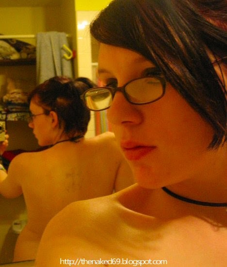 [self-pic_naked_teen_in_mirror_big_boobs_02.jpg]