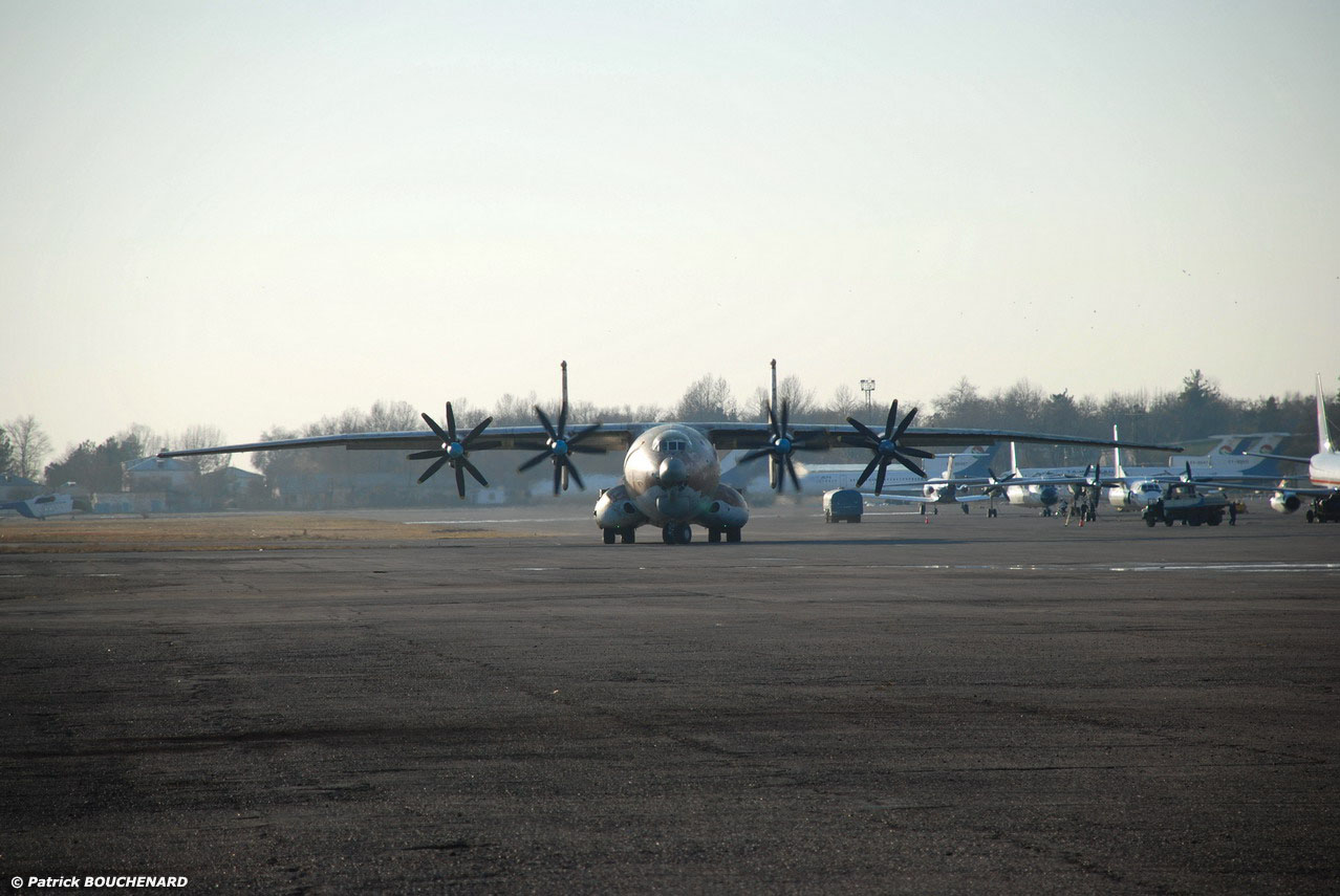 [Antonov 22 RussiaAF-RA-09309-Douchanbe-18fev2008-DSC_0018.jpg]