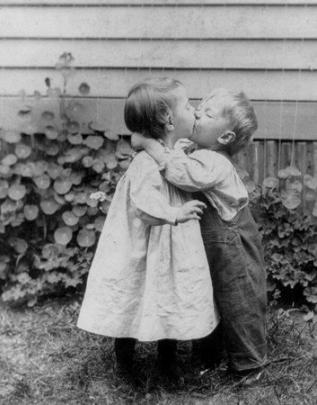 [070314142105_Little_Boy_and_Girl_Kissing_LG.jpg]