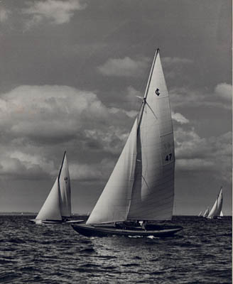 [b&w+sailboat.jpg]