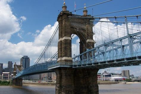 [p111727-Cincinnati-Robeling_Suspension_Bridge.jpg]