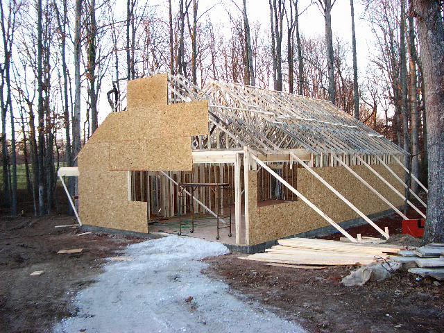 [1-9-08--Trusses+in+place--hole+for+cupola.jpg]