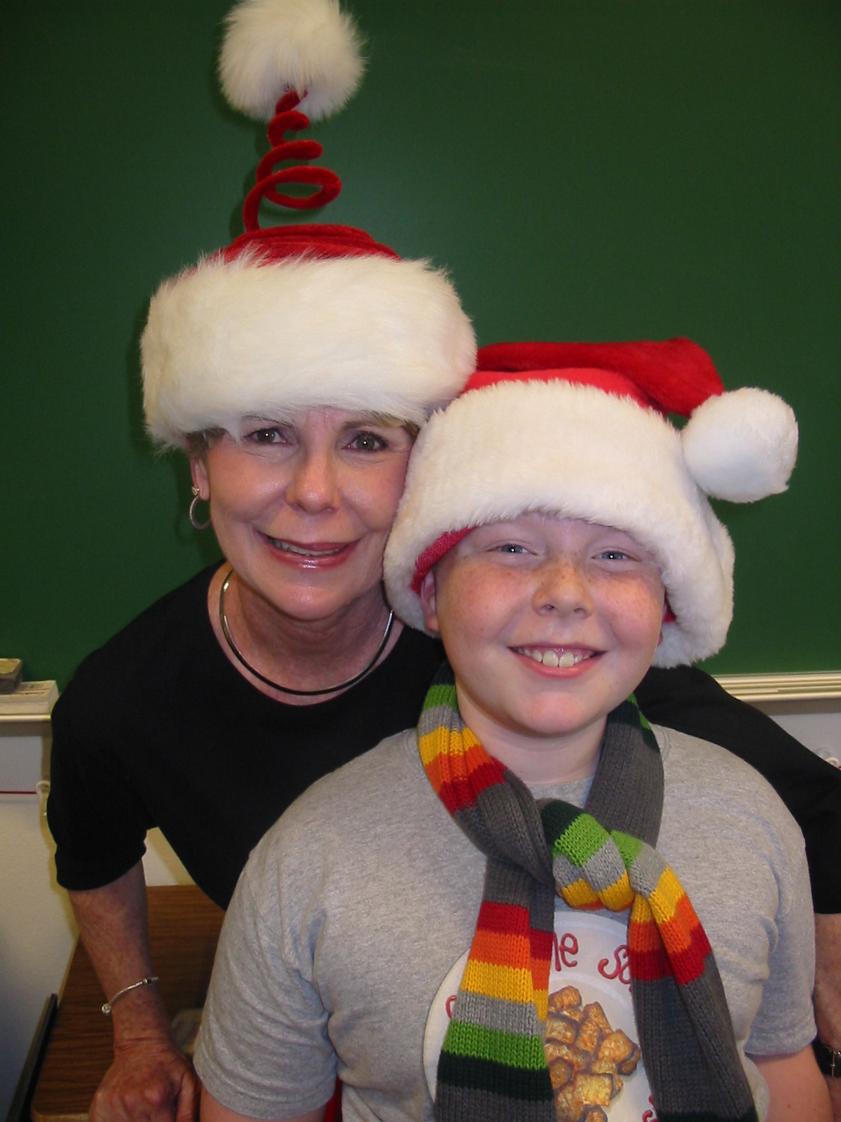 [Mrs+Jordan+CKL+Santa+hats.JPG]