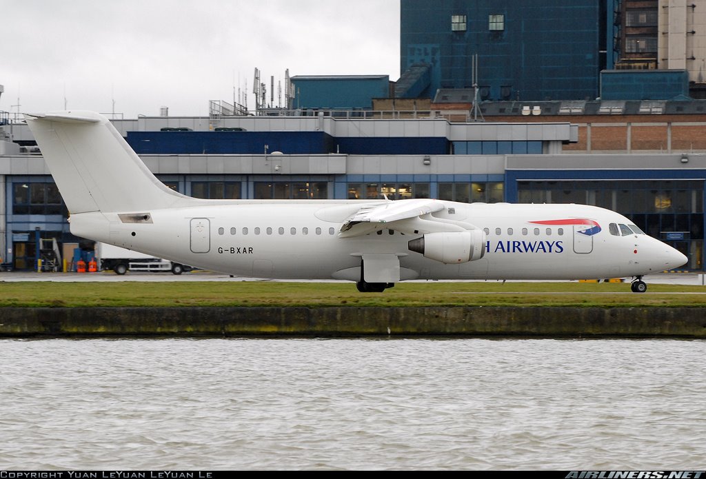 [BAE+Systems+Avro+146-RJ100.jpg]