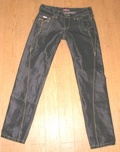 [iPOD+engineered+jeans+back.jpg]