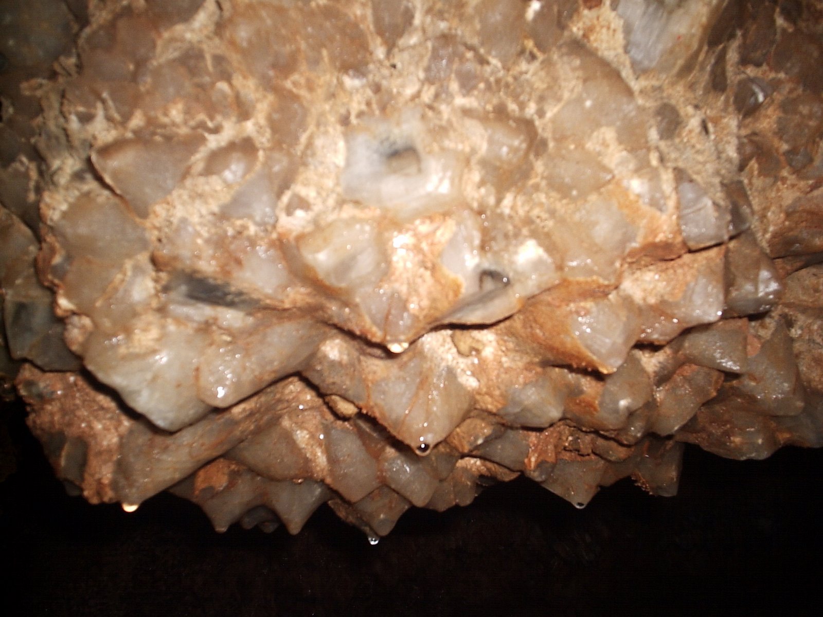 [crystals+in+cave.JPG]