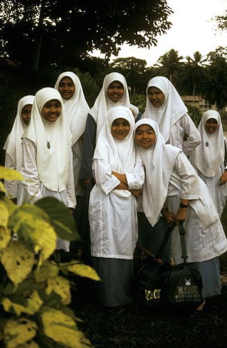 [school+MuslimGirls.jpg]
