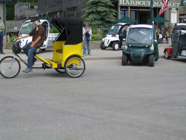 [pedicab+and+evs.jpg]