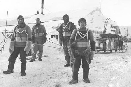 [scott_of_the_antarctic_expedition_simpson_bowers_leaving_camp_september_1911.jpg]
