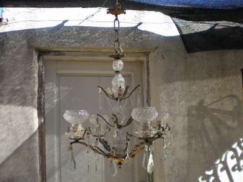 Hermosa araña de 4 luces en bronce con caireles y lagrimas